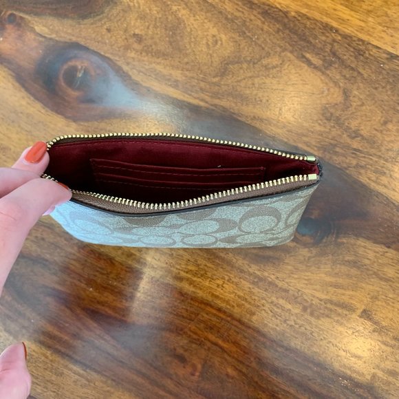 Unused  Coach Wristlet - Picture 4 of 4